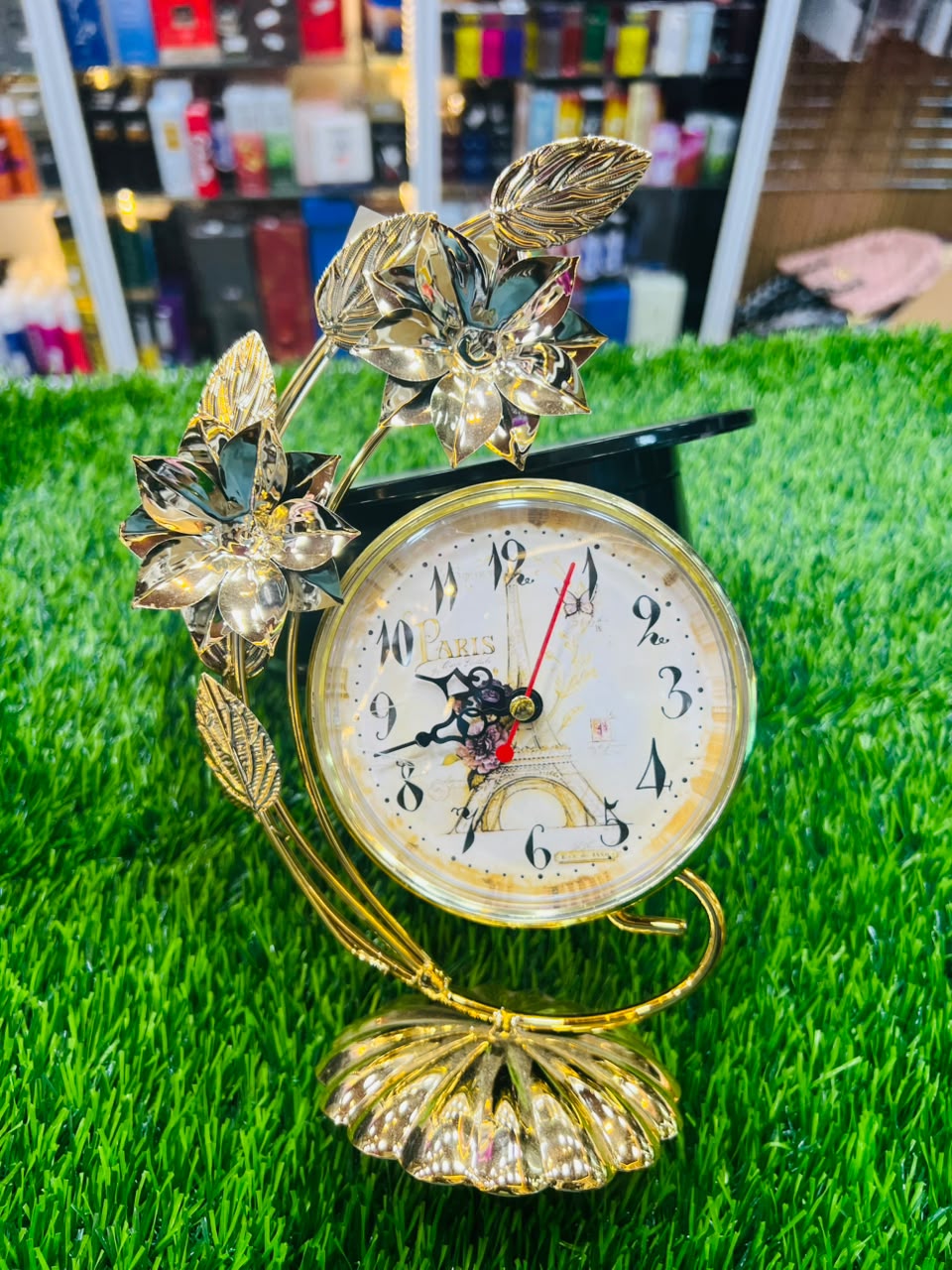 PARIS CLOCK - Rasmika Fancy