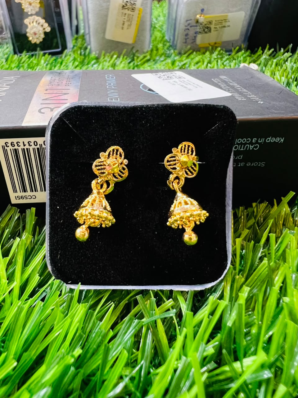 EARRING VI/INDIA/275 View 2
