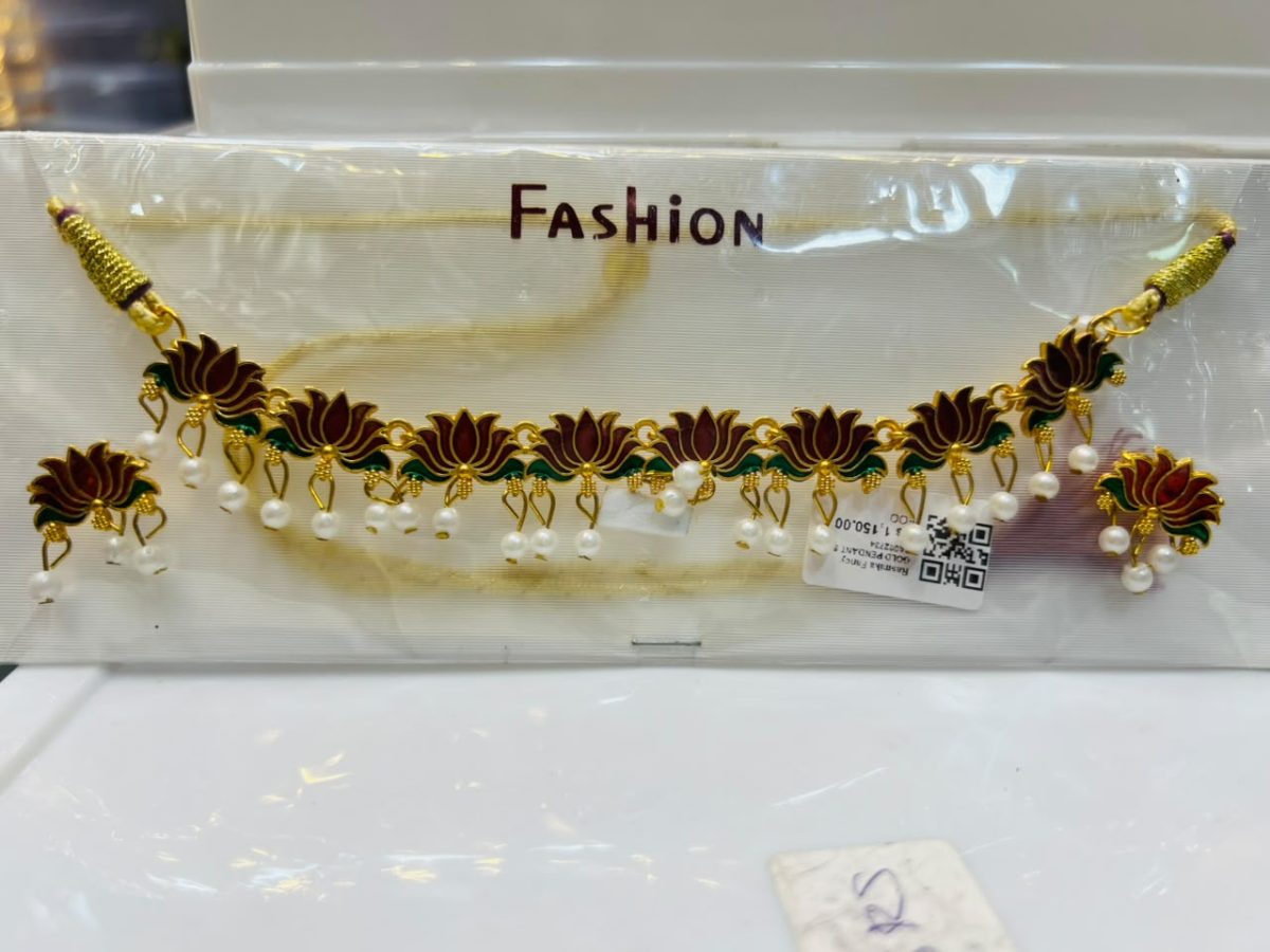 NECKLACE X 8 View 2