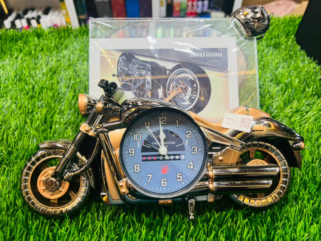 CLOCK  MOTO PHOTO - Rasmika Fancy