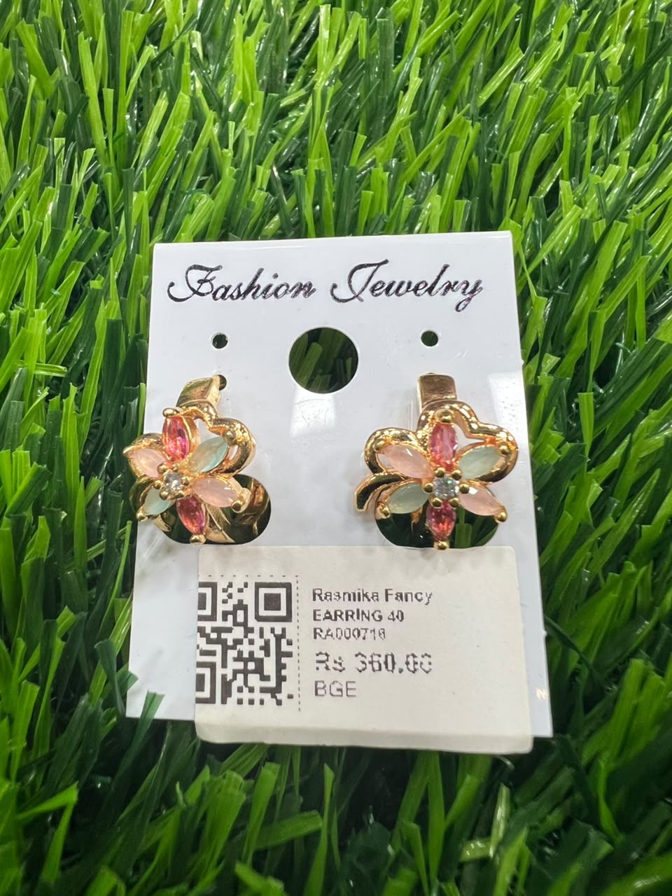 EARRING  40 - Rasmika Fancy