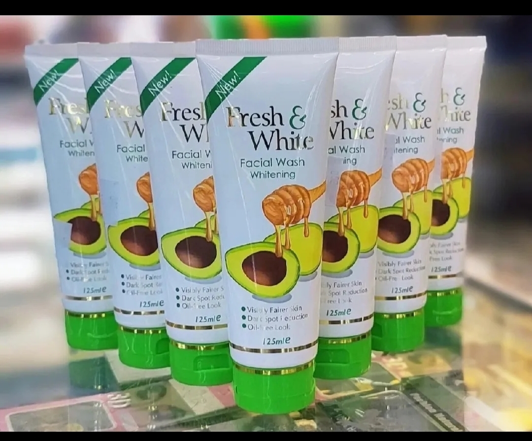 FRESH & WHITE FACIAL WASH WHITENING View 3
